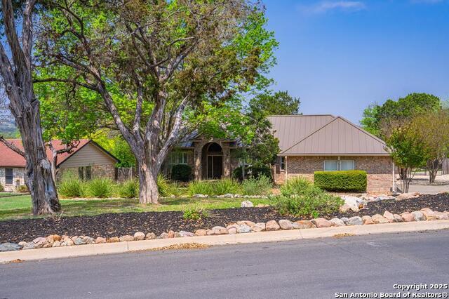 102 Spring Mill, Kerrville