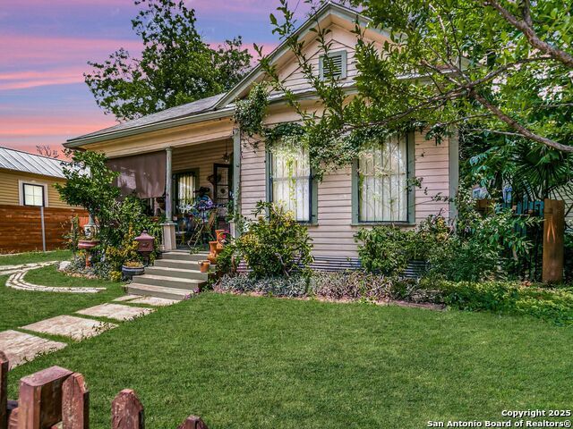 911 Camden St, San Antonio