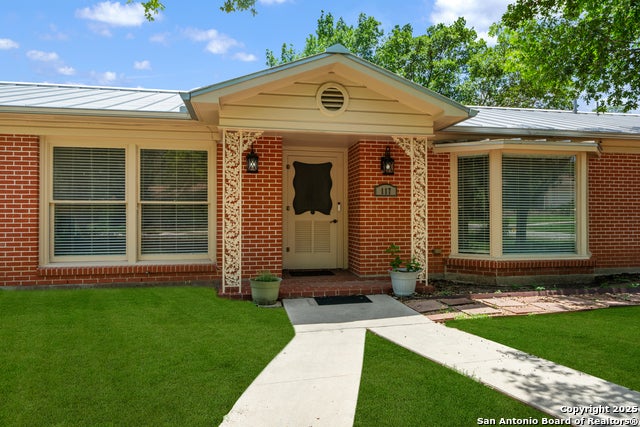 117 Danube, Castle Hills