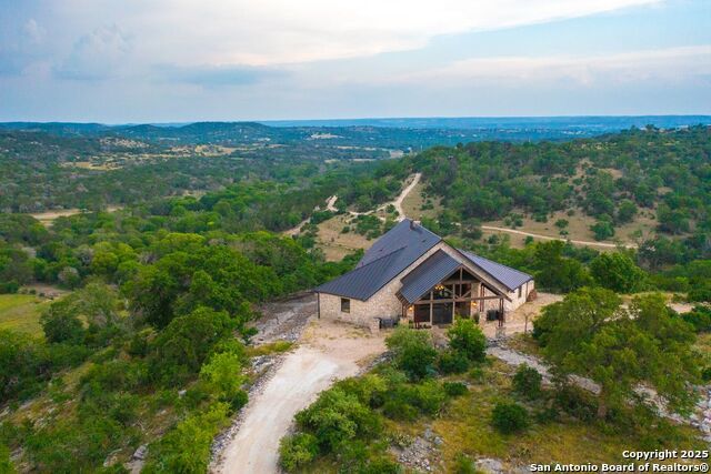 225 Valley View Rd, Comfort