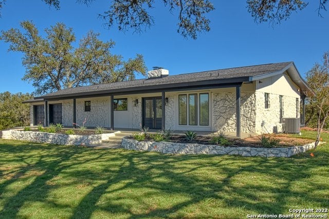 304 Crestwood Dr, Kingsland