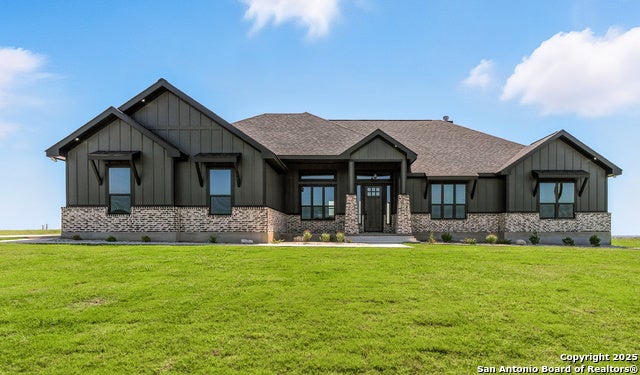 111 Sunset, La Vernia