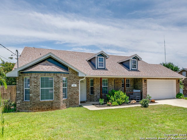 97 Windcrest, Floresville