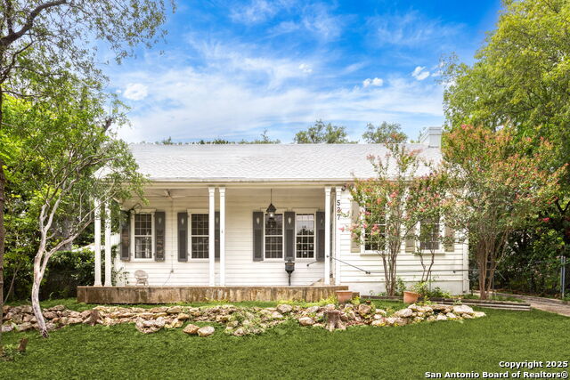 527 Kings Ct, San Antonio