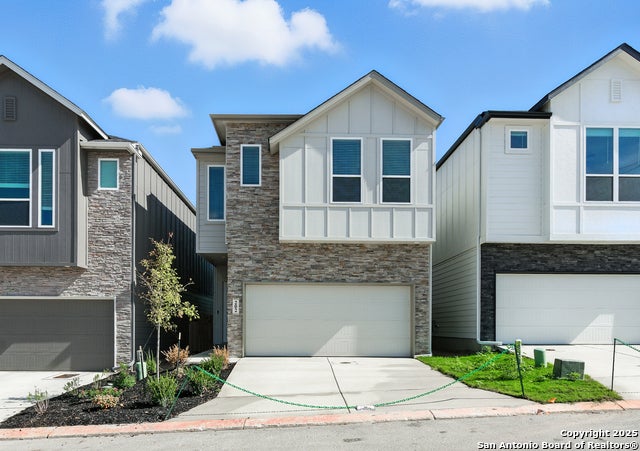 6464 Babcock Rd #202, San Antonio