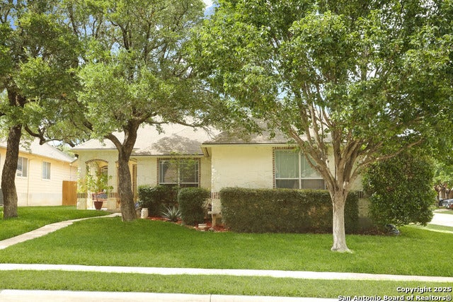 8803 Shuteye Peak, Helotes