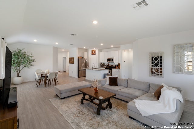 10626 Erinita, Converse