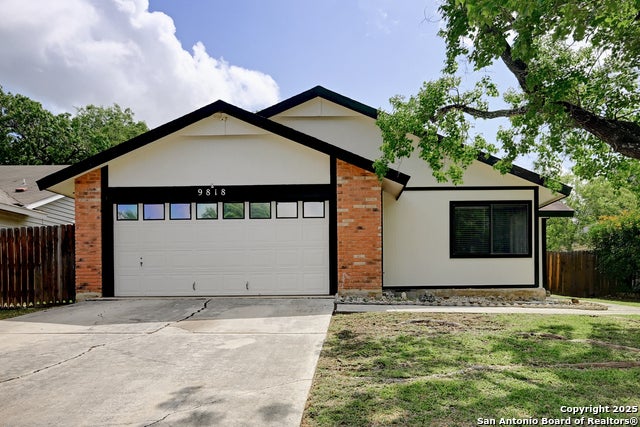 9818 Balanced Rock, Converse