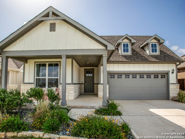 125 Slenderleaf, Marble Falls