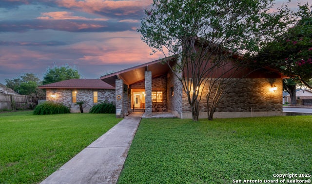 221 W Tanglewood, New Braunfels