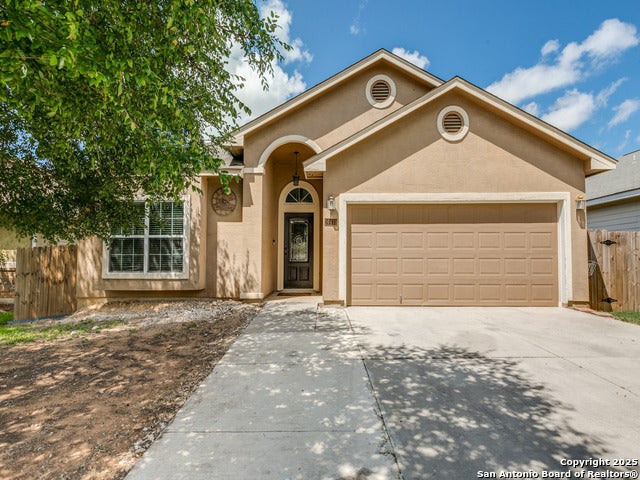 14411 Corral, Elmendorf