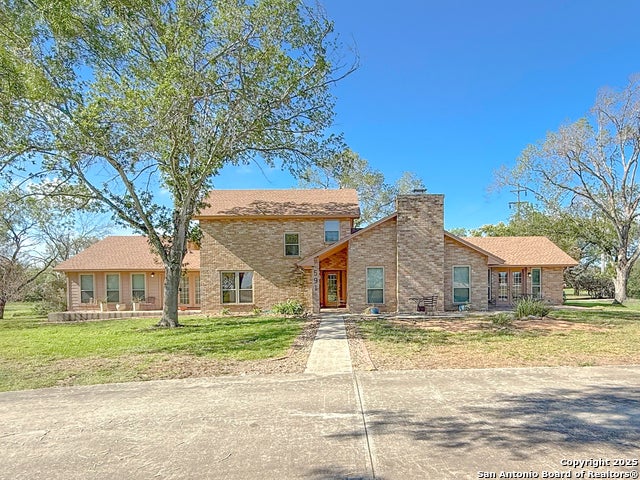 591 Fm 2200, Devine