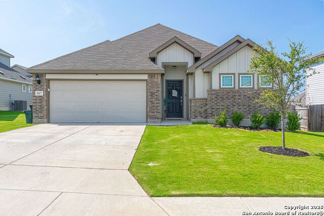 3627 Twin Dish, New Braunfels