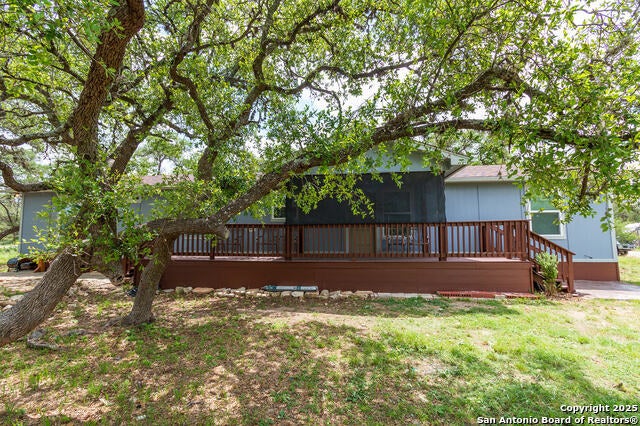 8579 Whartons Dock, Bandera