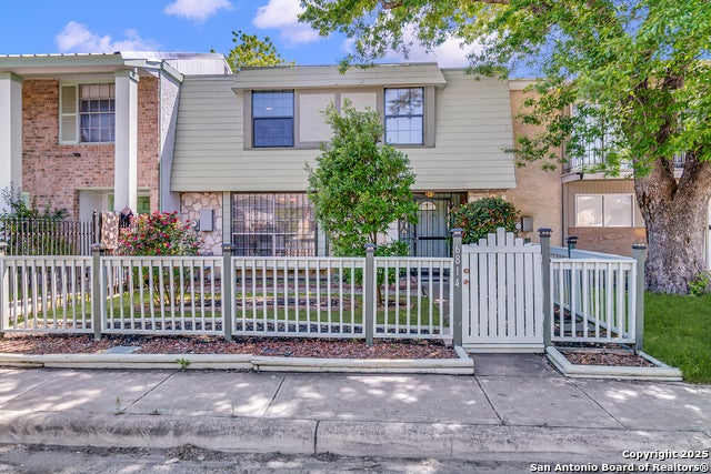 6814 Neston, San Antonio