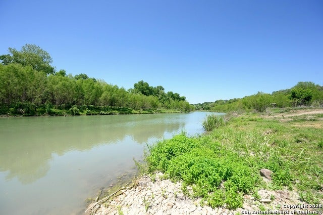 464 County Road 471, Gonzales