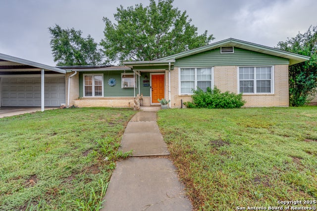 347 Pinewood Ln, San Antonio