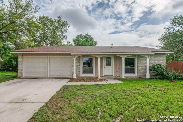 7622 Gnarled Oak, Live Oak