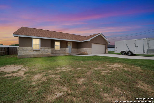 309 Las Palomas, Lytle