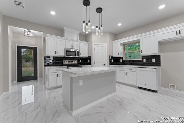 237 Avenue D, Poteet