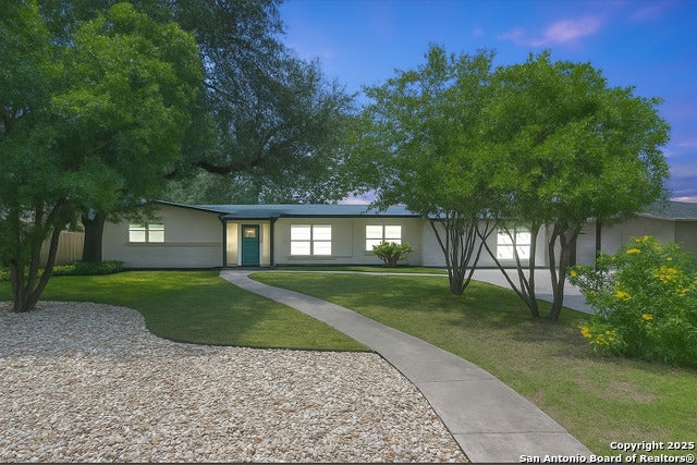 602 Antler, Castle Hills