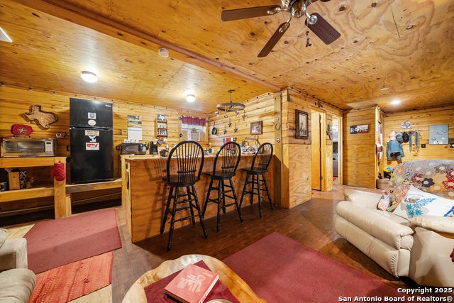 496 Cedarhill Dr., Bandera