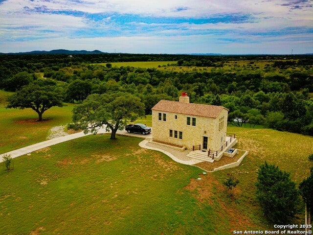 925 Martingale Trail, Bandera