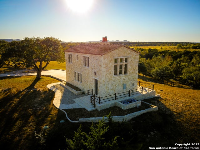 925 Martingale Trail, Bandera