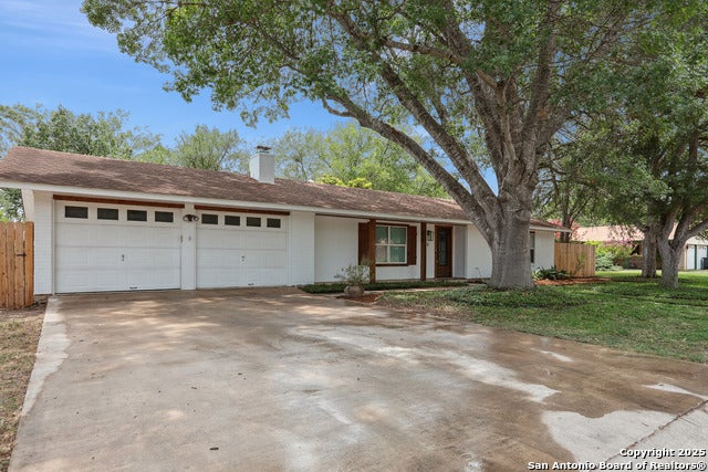 1334 Carnation, New Braunfels