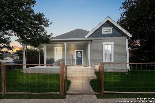 930 Hays, San Antonio