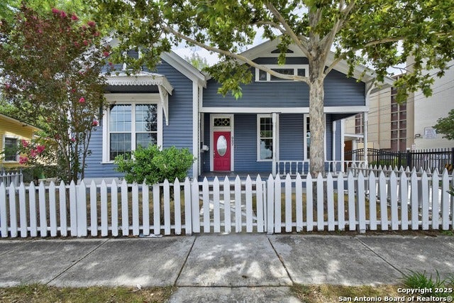 327 Barrera, San Antonio
