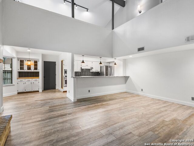 4526 Honey Locust Woods, San Antonio