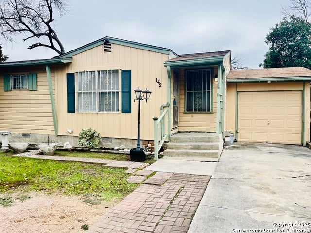 142 Harwood Dr, San Antonio