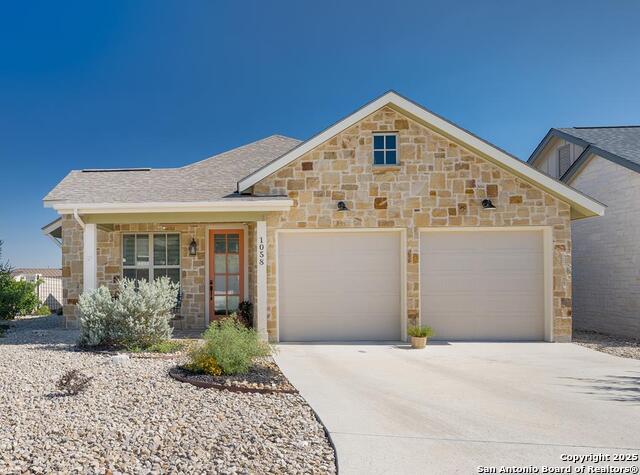 1058 Creswell Ln, Kerrville