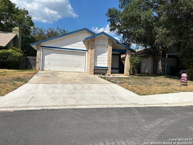 9543 Bowen Dr, San Antonio