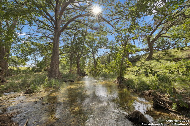 1078 Fm 480, Center Point