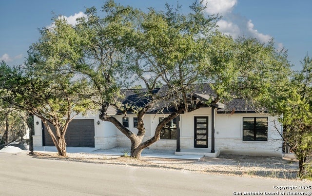 1229 Stallion Springs Dr, Fischer