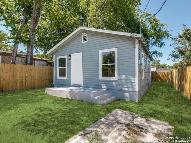 2017 Lyons St, San Antonio