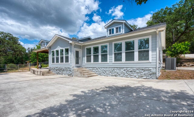 12501 Park Road 37, Lakehills