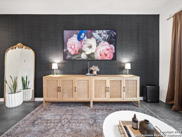 5484 Rue Girard, Converse