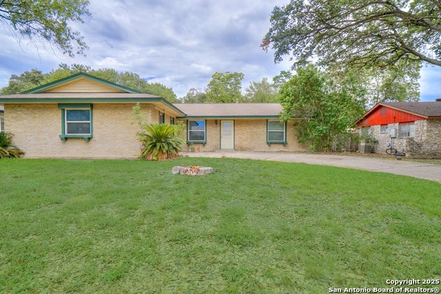 3706 Petry Dr, Kirby