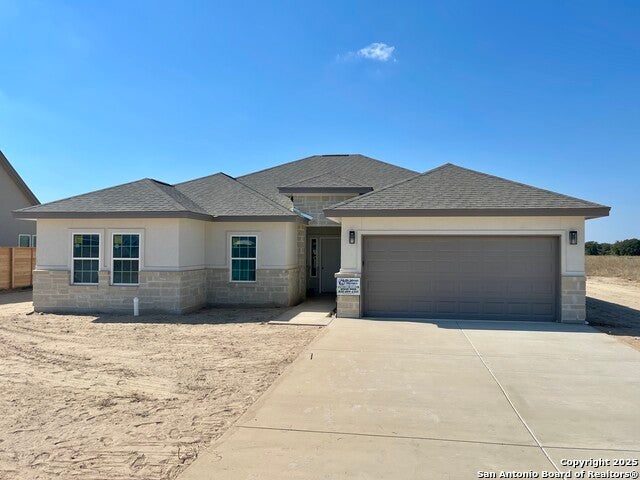 221 Colonial Lane, La Vernia