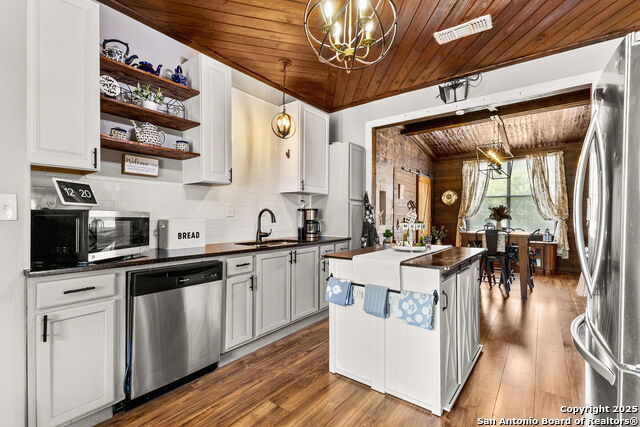 114 Avenue B, Converse