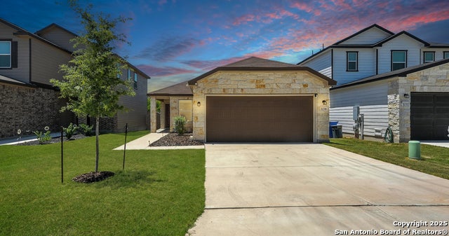 1236 London, New Braunfels