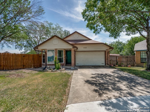 6426 Indian Run, San Antonio