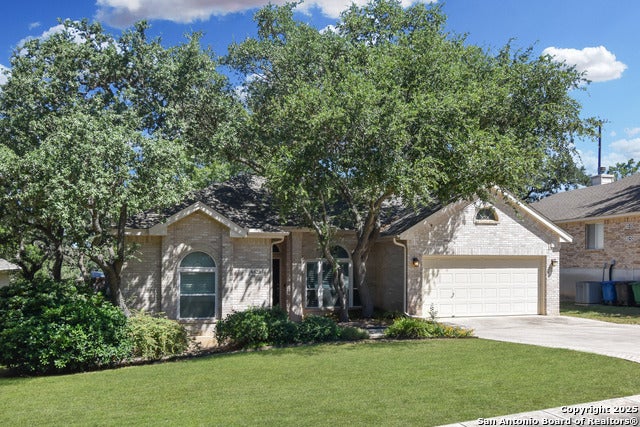 6523 Amber Oak, San Antonio