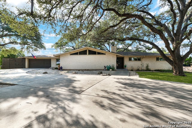 101 Gardenview, Castle Hills