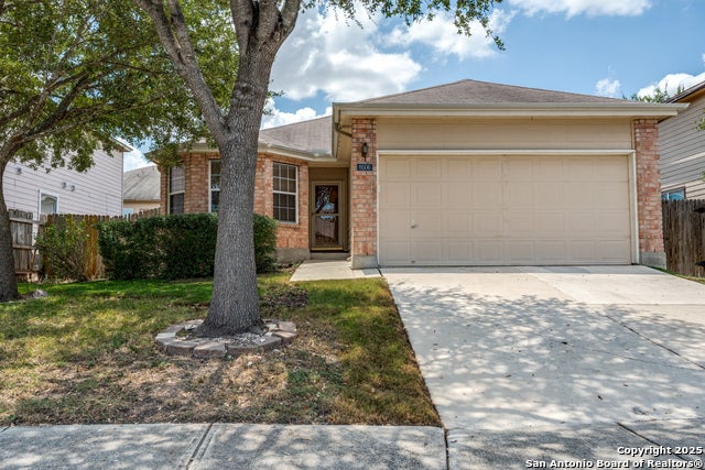 8606 Chickasaw Bluff, Converse