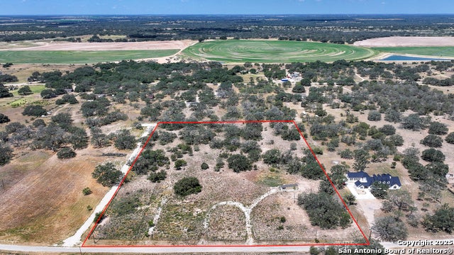 461 Blossom Dr, Poteet