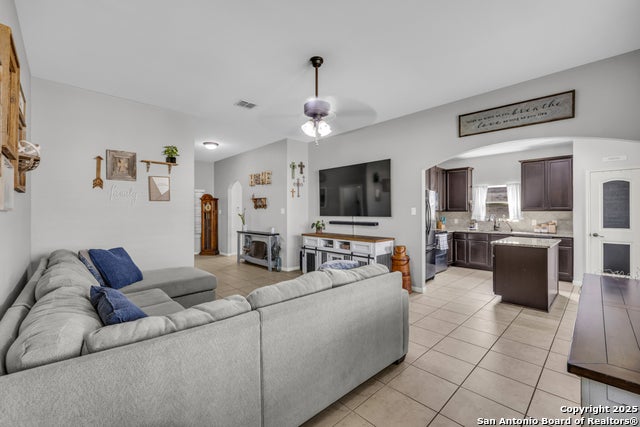 327 Amaryllis, New Braunfels